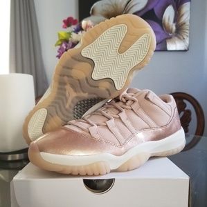 Jordan 11 Retro Low